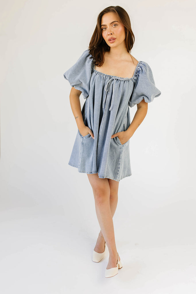 ari denim mini dress // light wash