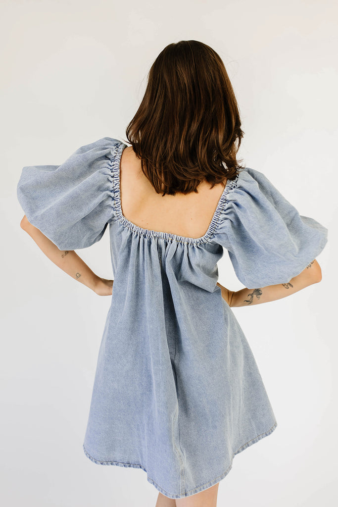 ari denim mini dress // light wash